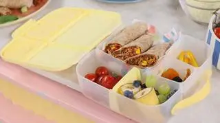 Bułeczki, tosty, a może zapiekanki? Sprawdź przepisy idealne do szkolnego lunchboxa
