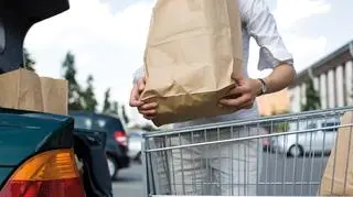 Zamknęła 4-letniego synka w bagażniku. Tłumaczenie kobiety zaskakuje