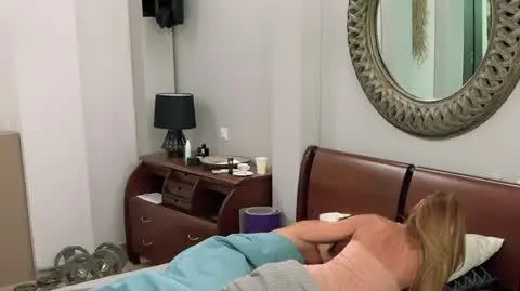 Rozmowa Toma i Anity w łóżku
