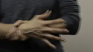 U 34-latki zdiagnozowano chorobę Parkinsona: "Myślałam, że ręka drży mi przez stres"