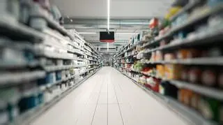 Znana sieć hipermarketów wycofuje niebezpieczny produkt. "Istnieje możliwość pomylenia go z żywnością" 