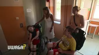 Od lat proszą o nową windę dla swoich niepełnosprawnych dzieci. Boją się, że dojdzie do wypadku