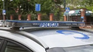 Pościg za 27-letnim kierowcą. Gdy uciekał, trzymał na rękach ośmioletnią dziewczynkę