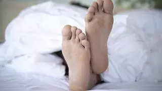 Męskie stopy. Męska pielęgnacja stóp. Jak namówić mężczyznę na pedicure?
