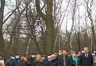 Jaworzanie protestują przeciwko wycince lasu. "Sadzili go nasi dziadkowie w czynie społecznym"
