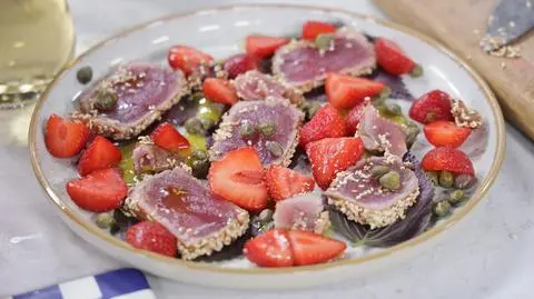 Carpaccio z tuńczyka z dressingiem limonkowym