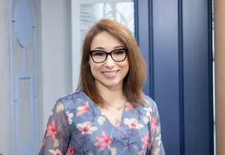Zastosowanie folii aluminiowej. Jak poprawnie korzystać z niej w kuchni i nie tylko?