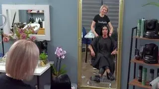 "Podsłuchane u fryzjera". Jakie plotki o teściowych przekazują klientki salonów fryzjerskich?