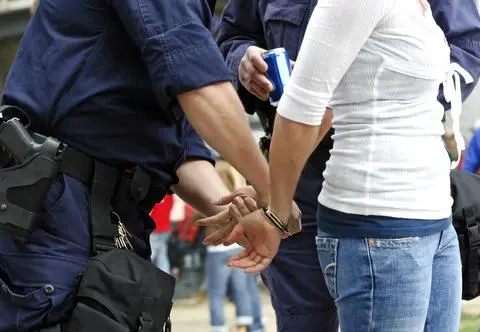 Zataczały się po ulicy, prowadząc wózek. Dwie kobiety miały po 1,7 promila alkoholu