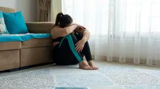 "Skoro on uważa, że jestem gruba, to jak mam stanąć przed nim nago?". Psycholożka o konsekwencjach "szczerości"