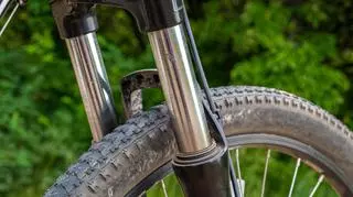 Jak działa amortyzator rowerowy i jakie są jego rodzaje?