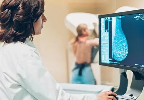 Rak piersi coraz częściej rozpoznawany w zaawansowanej postaci. "Profilaktyka to nasza jedyna broń"