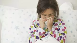 Infekcje u dzieci. Ile w roku to norma, a kiedy trzeba się martwić? Zapytaliśmy o to pediatrę