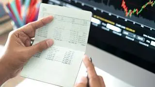Skarbówka zaczęła wchodzić na konta bankowe Polaków. W jakim celu?