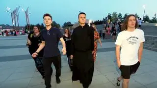"Ksiądz z osiedla" podbił serca młodych internautów