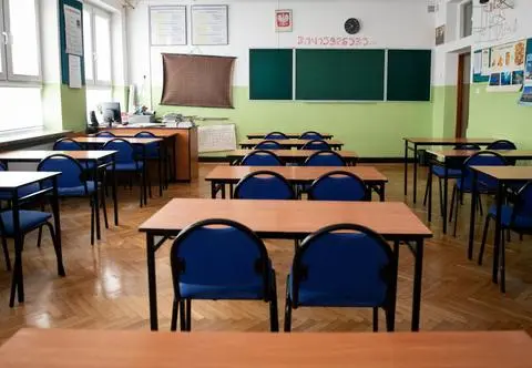 Ewakuacja szkoły podstawowej. Winny prezent, który uczeń dostał od ojca