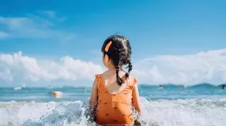 Planujesz wypoczywać z dzieckiem nad wodą? Uważaj na tę jedną rzecz