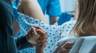 Drzemała w czasie porodu. "Pielęgniarki przychodzą zobaczyć, co się dzieje, bo jesteś wciąż cicho"