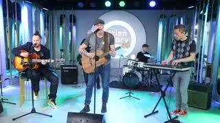 "FACECI" Bryndal/Boratyn w piosence "Miłość, miłość, miłość". Melodyjny utwór o pięknym uczuciu 