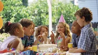 Nie chce, by na urodzinach syna zjawiło się rodzeństwo zaproszonych dzieci