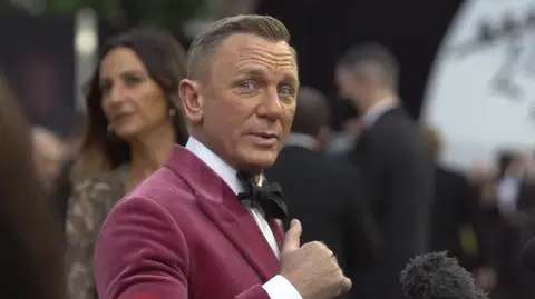 Daniel Craig