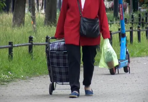 Naciągali seniorów na bezwartościowe produkty. Dalszy ciąg sprawy podstępnych telemarketerów