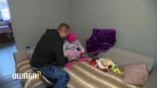 Uwaga! TVN: Mama ciężko chorej Julki marzyła, by kiedyś spacerować z córką za rękę. Los napisał inny scenariusz