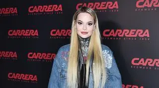 Monika Miller wtulona w ukochanego. Mają powód do świętowania