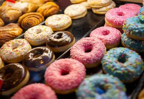 Popularna sieć sklepów wycofuje część pączków. Jest komunikat