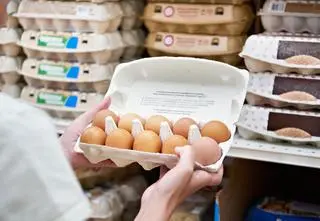 Salmonella w jajach sprzedawanych w popularnej sieci. "Spożycie może prowadzić do wymiotów i biegunki"