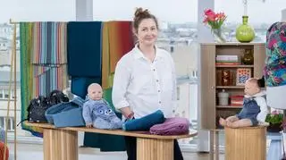 Nosidło czy chusta? Doula tłumaczy, w jaki sposób nosić noworodka blisko naszego ciała