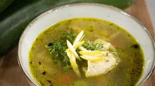 Zupa czosnkowa z indykiem i tymiankiem świeżym