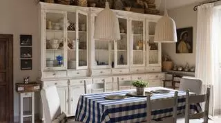 Jak urządzić kuchnię i salon we włoskim stylu?