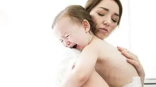 "Płaczą przez pierwsze tygodnie". Czego boją się mamy oddając dziecko do żłobka?