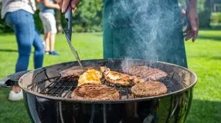 Grillowe rekordy świata. Ile czasu spędził przy ruszcie najbardziej zawzięty kucharz?