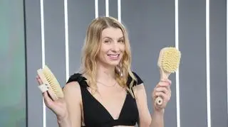 Zalety szczotkowania ciała na sucho. "To genialny drenaż limfatyczny"