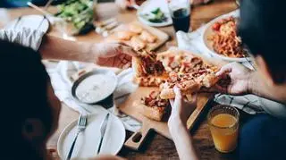 Nowe opłaty w restauracjach. Klienci będą zaskoczeni