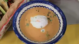 Zupa krem z jajkiem poszetowym