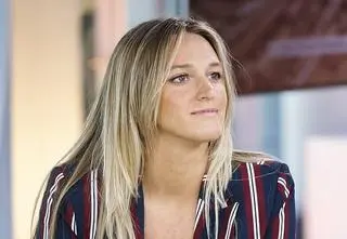 Aleksandra Żebrowska rozbawiła fanów nowym zdjęciem. "Opluwam sobie brzuch"