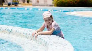 Porzuciła dziecko w hotelu, by w spokoju pić. 5-latka błąkała się po kurorcie przez kilka dni