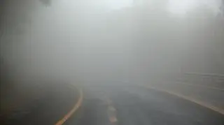 Przed nami niebezpieczne zjawiska pogodowe. IMGW wydaje podwójne alerty