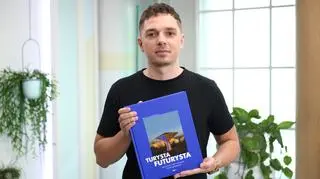 Fotografuje modernizm w całej Polsce. W tym celu odwiedził około 700 miejscowości 