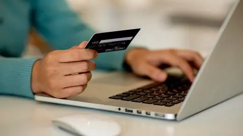 CSIRT KNF ostrzega "zachowaj ostrożność na portalach sprzedażowych". Na co uważać w Black Friday?