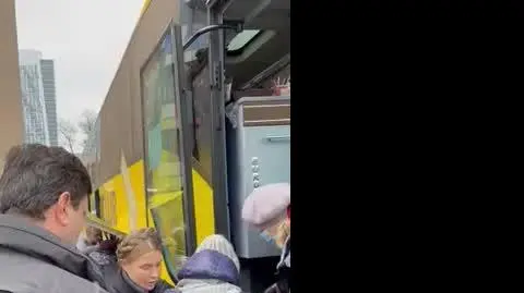 Julia Tymoszenko pomaga małym pacjentom w Kijowie