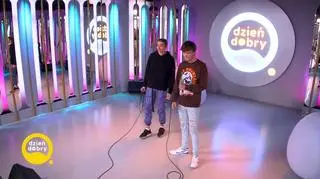  Bars and Melody w piosence “Pneumonia” 