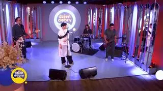 Natalia Przybysz w piosence “Za zimną wodą” 