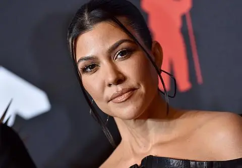 Ciężarna Kourtney Kardashian w stroju kąpielowym. Fani: "Najbardziej naturalna z sióstr" 