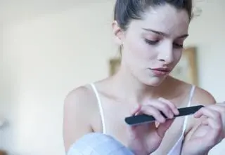 Najgorsze trendy w manicure? Te inspiracje na paznokcie odradza jedna ze stylistek. "Tandetnie" 