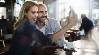 Contra-dating. Czy nowy trend w randkowaniu ułatwi znalezienie idealnego partnera?