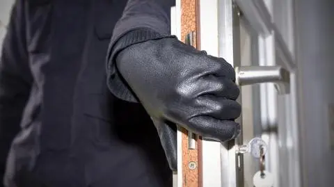 Jak odbierać sen o włamaniu do domu? W jaki sposób sennik opisuje włamanie do mieszkania?